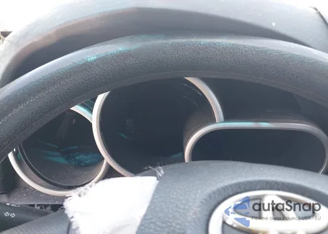 2010 Toyota Matrix z USA, uszkodzony, nr VIN 2T1KU4EE8AC525419